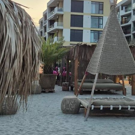 Constantinos Apartment Mamaia Nord Năvodari Esterno foto