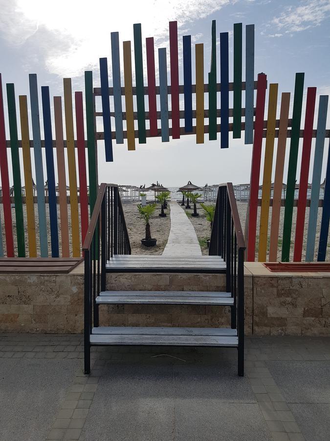 Constantinos Apartment Mamaia Nord Năvodari Esterno foto