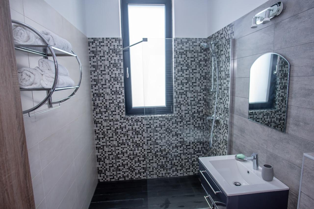Constantinos Apartment Mamaia Nord Năvodari Esterno foto